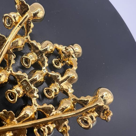 Vintage Gold-Tone Brooch with Clear CZ & Faux Pearl – Elegant Retro Wedding Pin - Picture 6 of 10